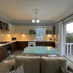 Apartment Sweet Family House *